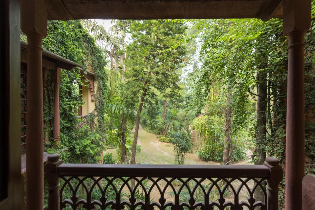 Hostie Chinar Haveli - Heritage Home With Pool, Γκουργκάον Εξωτερικό φωτογραφία