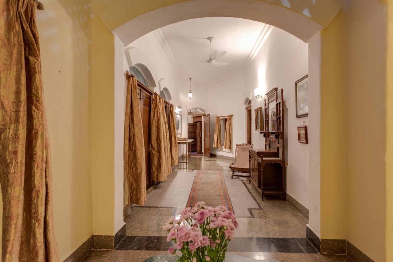Hostie Chinar Haveli - Heritage Home With Pool, Γκουργκάον Εξωτερικό φωτογραφία