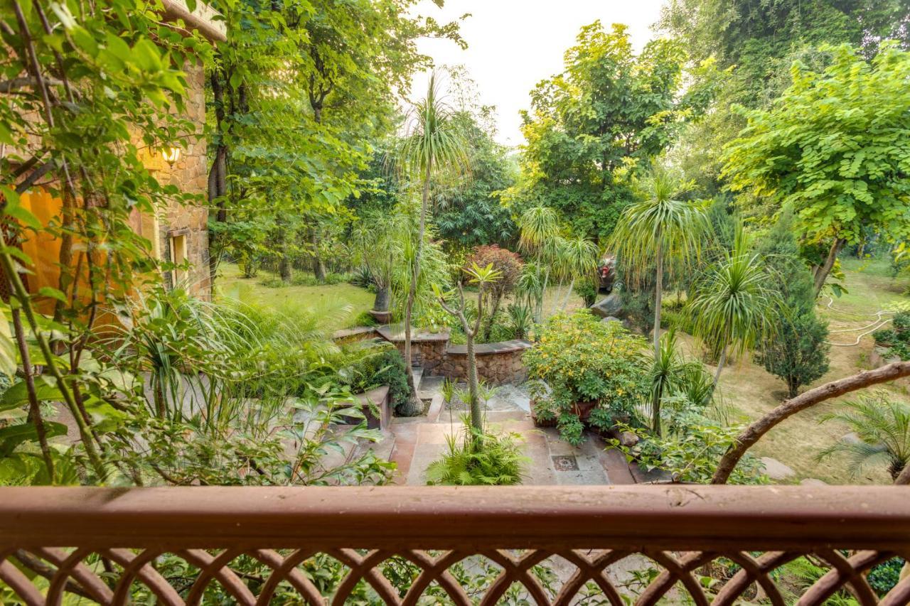 Hostie Chinar Haveli - Heritage Home With Pool, Γκουργκάον Εξωτερικό φωτογραφία