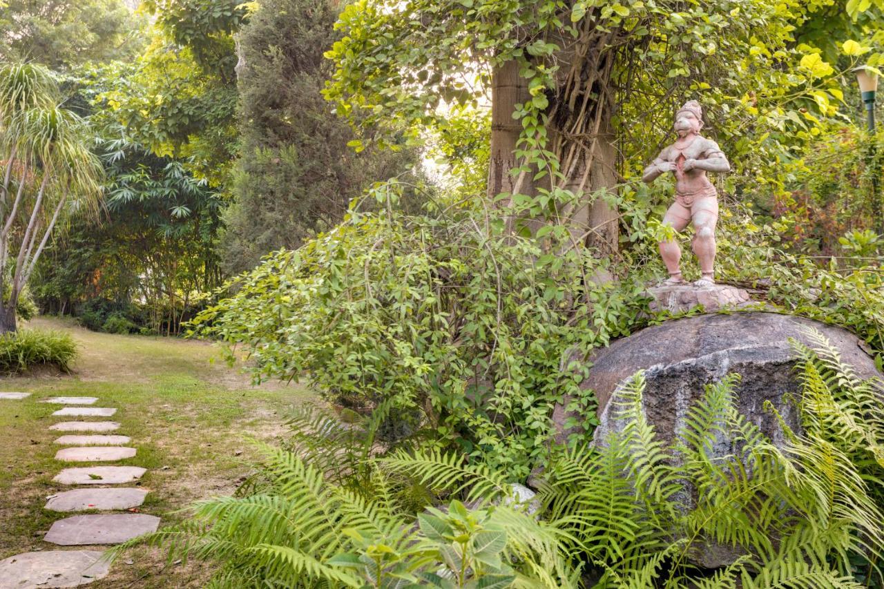 Hostie Chinar Haveli - Heritage Home With Pool, Γκουργκάον Εξωτερικό φωτογραφία