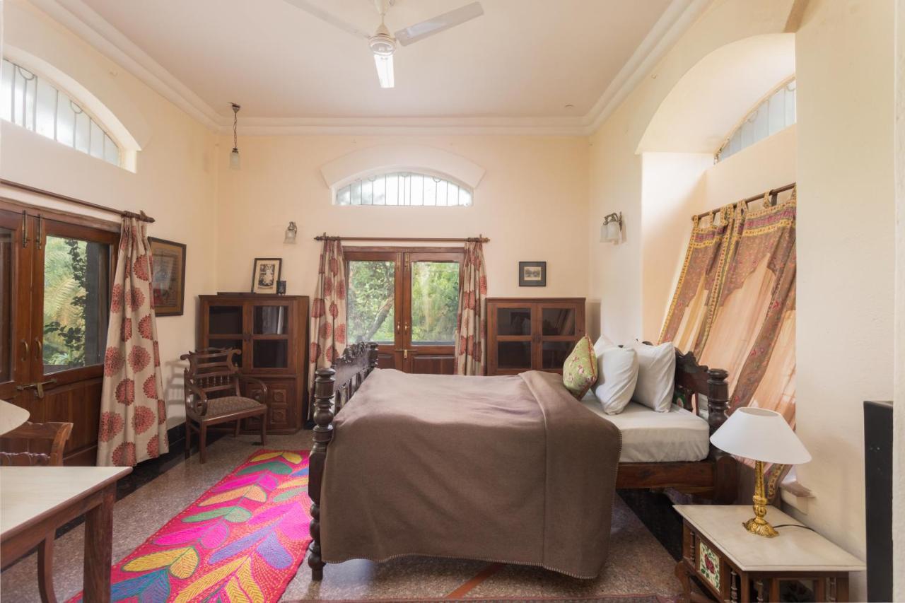 Hostie Chinar Haveli - Heritage Home With Pool, Γκουργκάον Εξωτερικό φωτογραφία
