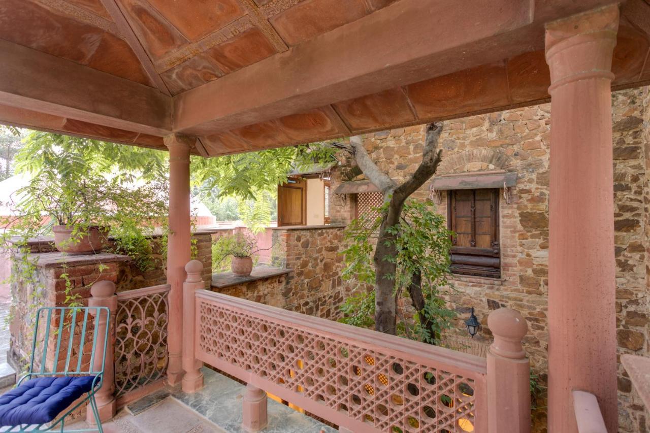 Hostie Chinar Haveli - Heritage Home With Pool, Γκουργκάον Εξωτερικό φωτογραφία