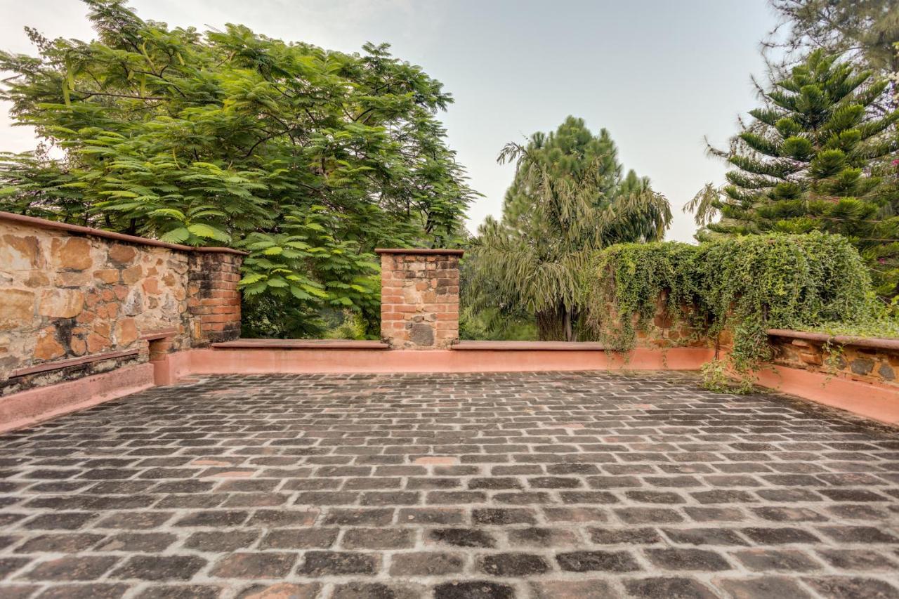 Hostie Chinar Haveli - Heritage Home With Pool, Γκουργκάον Εξωτερικό φωτογραφία