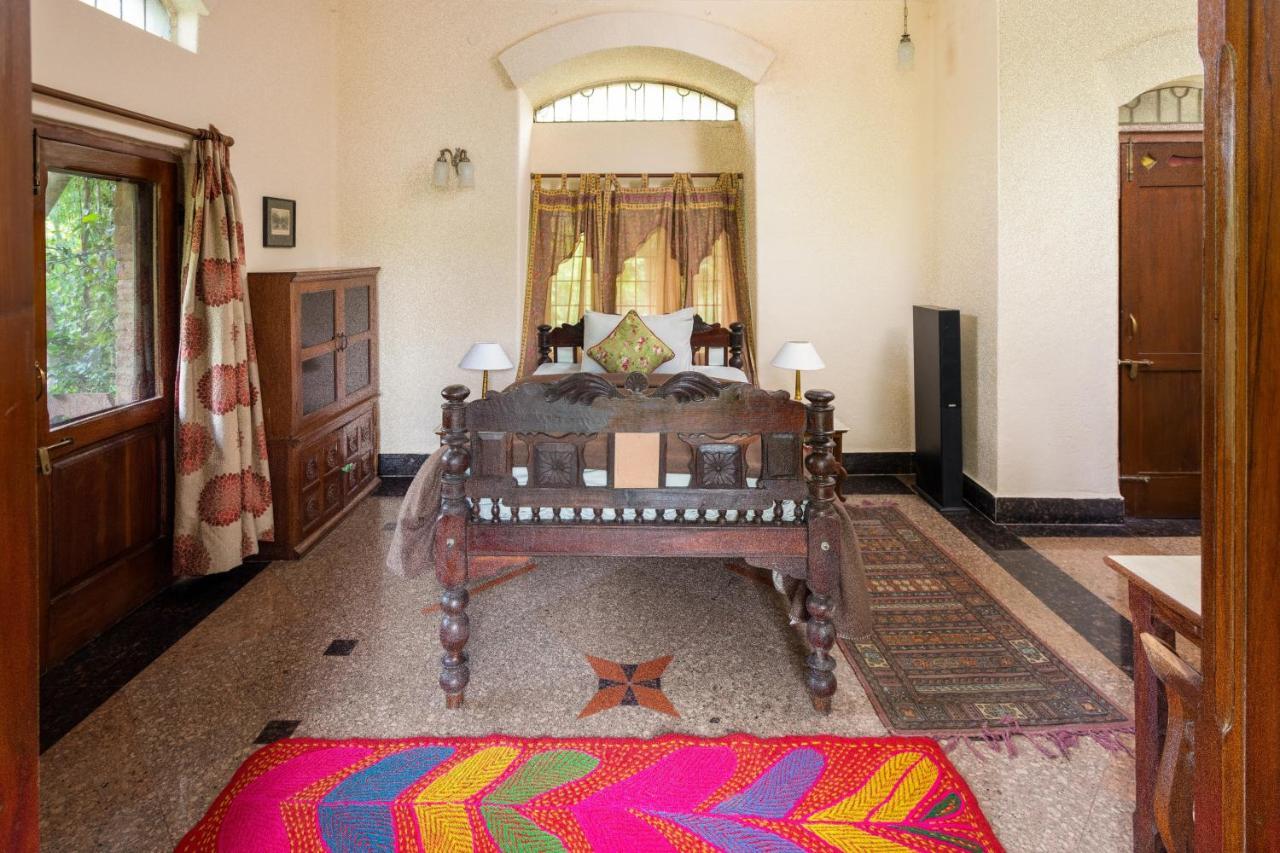 Hostie Chinar Haveli - Heritage Home With Pool, Γκουργκάον Εξωτερικό φωτογραφία